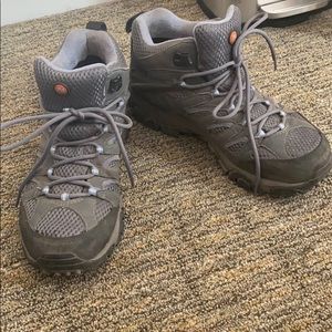 Merrell women’s Moab hiking boots